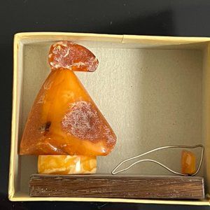 Vintage Baltic Amber  Sculpture Figurine EXPO'67 Montreal NWT